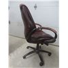 Image 5 : Leather Style Office Chair w/ Swivel and Rolling Casters