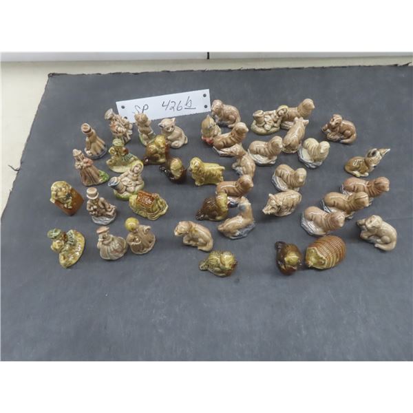 40 Red Rose Tea Figurines