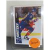 Image 6 : Wayne Gretzky Hockey Dollars and 2 Sample Hockey Cards