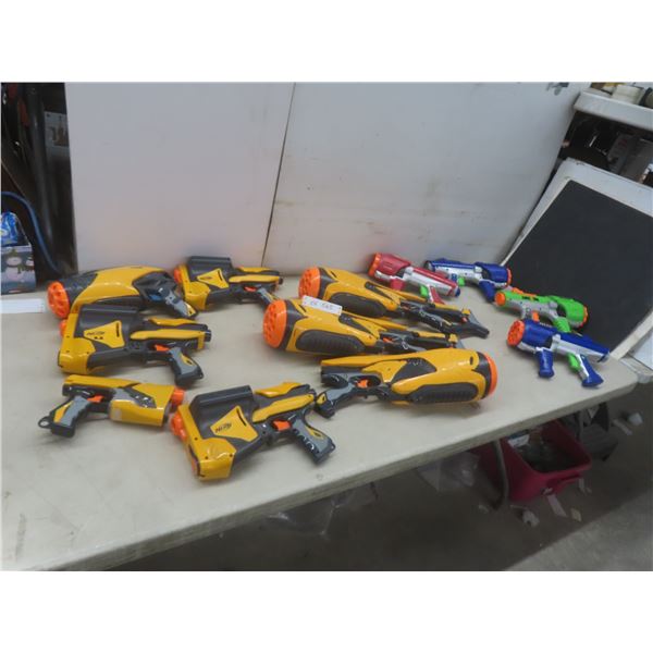 12 Nerf Guns