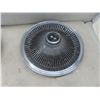 Image 2 : 4 Hubcaps for 1968–1972 Corvette