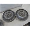 Image 8 : 4 Hubcaps for 1968–1972 Corvette