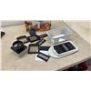 Image 2 : Cuisinart Convertible Belgian Waffle Maker and Vegetable Chopper/Slicer, NSR