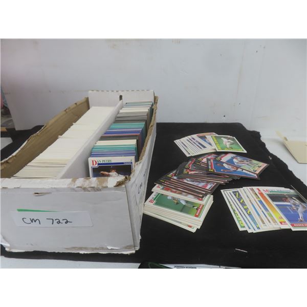 1,000+ Baseball Card Collection