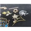 Image 4 : 10 Vintage Brooches