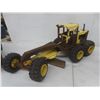 Image 7 : 6 Tonka Toys – Trencher, Excavator, Grader