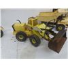 Image 6 : 4 Tonka Toys – Dump, Front End Loader, Grader