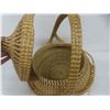 Image 4 : Vintage Indigenous South Carolina Sweetgrass Basket, 10" Diameter, 13" Tall w/ Handle