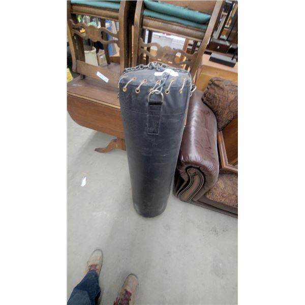 Heavy-Duty Black Leather Punching Bag w/ Chain Hanging System and D-Ring (Impact Fitness)