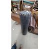 Image 1 : Heavy-Duty Black Leather Punching Bag w/ Chain Hanging System and D-Ring (Impact Fitness)
