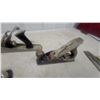 Image 3 : 4 Vintage Hand Planes, Various Sizes, Woodworking Tools