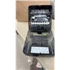Image 6 : 4 San Jamar Simplicity Essence Hands-Free Mechanical Paper Towel Dispensers