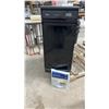 Image 1 : Whirlpool Trash Compactor w/ Slip-N-Grip Plastic Compactor Bags