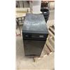 Image 9 : Whirlpool Trash Compactor w/ Slip-N-Grip Plastic Compactor Bags