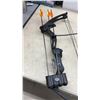 Image 4 : 4 Bows – 2 Compound Bows (Camo and Black), 1 Recurve Bow, 1 Youth Bow w/ Arrows
