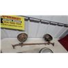 Image 4 : 2 Vintage Automotive Headlights w/ Mounting Brackets and Light Bar