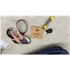 Image 10 : Fender Special Edition Ukulele w/ Padded Gig Bag, Strap, String Winder and Accessories