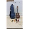 Image 1 : Fender Special Edition Ukulele w/ Padded Gig Bag, Strap, String Winder and Accessories