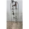 Image 2 : 84" Shepherd's Hook, 49" Garden Trellis, and 2 Tomato Cages