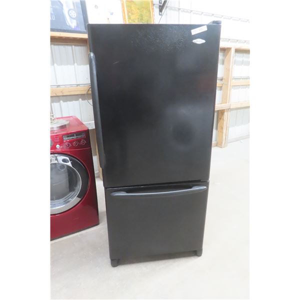 Fridge w/ Bottom Freezer, 66" x 29" x 30"