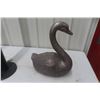 Image 4 : Swan Ornament, 18"