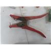 Image 3 : Ring Castration Tool and 6 Cattle Taggers