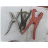 Image 6 : Ring Castration Tool and 6 Cattle Taggers