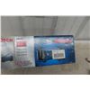 Image 4 : Bosch 18V Radio, Flashlight and 10.8 Battery