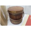 Image 2 : Primitive Wood Basket, Atlas, Oil Lamp Chimney