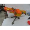 Image 2 : Nerf Gatling Gun, 2 Deadpool Pistols, and Works w/ 100 Darts