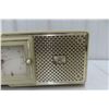 Image 3 : Vintage Bulova Bakelite Radio/Clock, Model D120