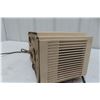 Image 6 : Vintage Fleetwood Model 5000 Bakelite Radio