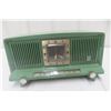 Image 1 : Vintage Viking Bakelite Radio, Green