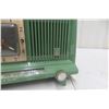 Image 5 : Vintage Viking Bakelite Radio, Green