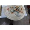 Image 4 : 4 Floral Pictures in Antique Frames, 20" Diameter