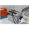 Image 5 : (5) Vintage Toasters - 1 Drop Side Westinghouse, Proctor Silex, Toastwell, GE