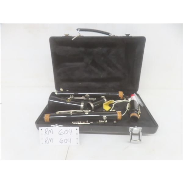 Bundy Clarinet w/ Case