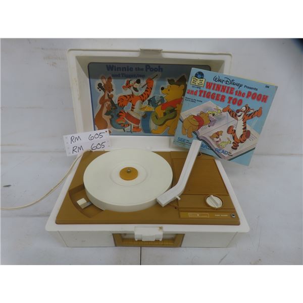 1974 Winnie the Pooh & Tigger Too Phonograph by Walt Disney Productions (Working)