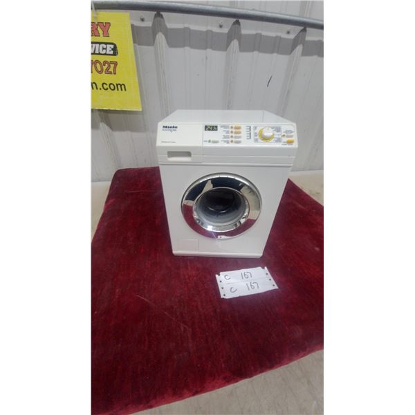 Miele Novotronic Sales Man Sample Front-Loading Washing Machine with Digital Display and Program
