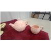 Image 6 : 3 Cream Ceramic Teapot Cinderala Gibson Plus