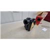 Image 3 : Magna-Vue Projector with Red Metal Base and Original Box