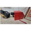 Image 5 : Magna-Vue Projector with Red Metal Base and Original Box