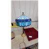 Image 1 : Tiffany-Style Stained Glass Table Lamp with Blue Shade and Brass Base Vintage