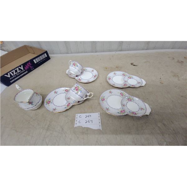 Royal Albert Petit Point China Set - 4 Teacups with Saucers and 4 Snack Plates