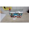 Image 1 : Vintage Tin Litho Dollhouse with Interior Rooms, Two-Story Colonial Style