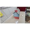 Image 2 : Vintage Tin Litho Dollhouse with Interior Rooms, Two-Story Colonial Style