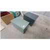 Image 6 : Philips Electric Knife, Steak Knife Set, Shuf-L-Card Shuffler, Onyx Ashtray, Granite Container
