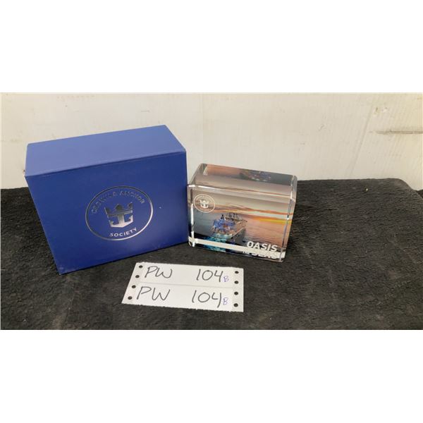Royal Caribbean Crown & Anchor Society Oasis of the Seas Crystal Paperweight with Box