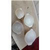 Image 5 : Pyrex Butterfly Gold Cinderella Mixing Bowl Set, 4-Piece Nesting Bowls