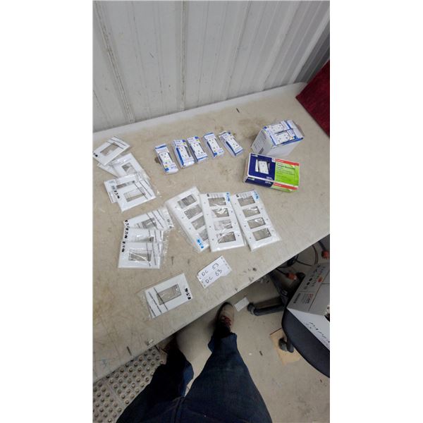 Eaton & Leviton Tamper Resistant Outlets 15A-125V w/ Decora Wall Plates, Assorted Lot